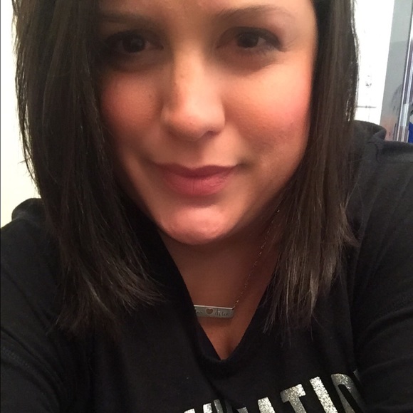 Meet your Posher, Michelle - Picture 4 of 4