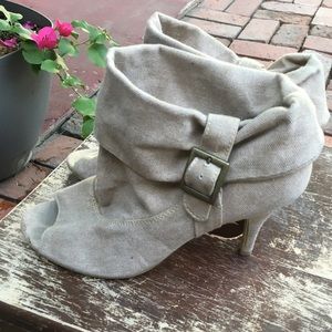 ALDO canvas open toe ankle heel✨