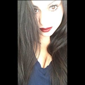 Meet your Posher, Dennice