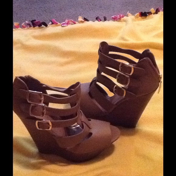 Aldo buckle wedges