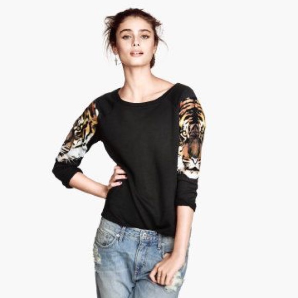Divided Tiger Sleeve Sweater
