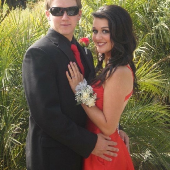 Red prom dress - Picture 3 of 4