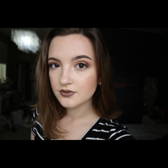 Meet your Posher, Jessica - Picture 1 of 1