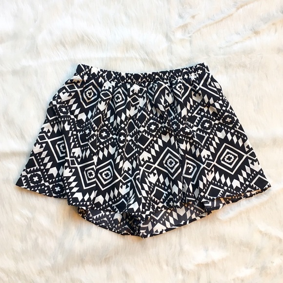 Xhilaration Pants - ⚜ LAST CHANCE ‼️ NWOT! Print Shorts
