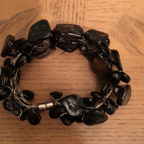 Trendy black stone bracelet with magnet closure❤️