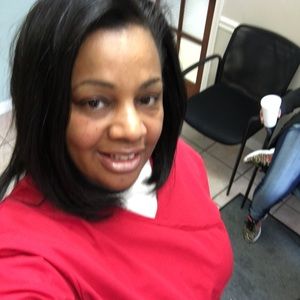 Meet your Posher, Deedee