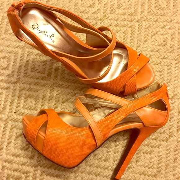 Orange heels that are truly sexy👠👠