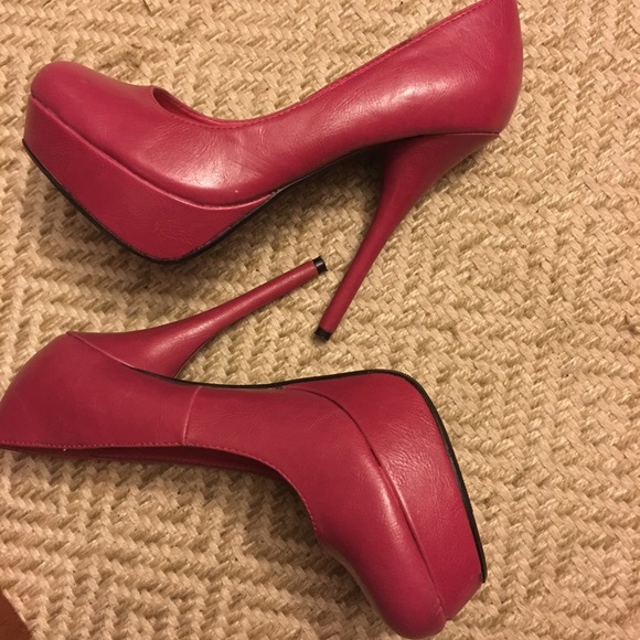 Rose colored heels to pretty 👠👠 - Picture 3 of 4