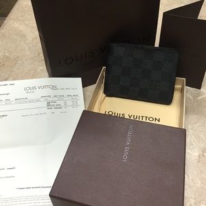 Mens Louie Vuitton wallet
