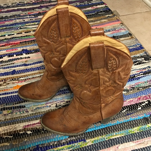 Very Volitile Denver size 7 in guc