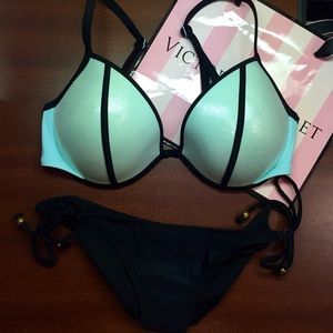 VS NWOT Teal Color Block Triangl Bikini Top