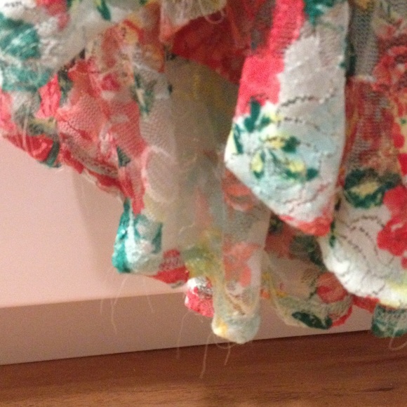 Floral lace top - Picture 3 of 3