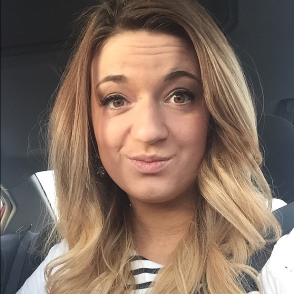 Meet your Posher, Melissa