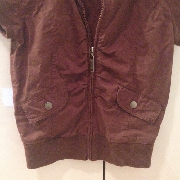 Brown short sleeve jacket - Picture 2 of 2