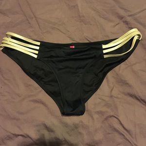 Black and gold strapy bikini bottom