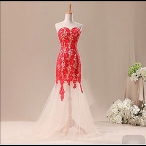 **Re-posh**beautiful red lace prom dress.