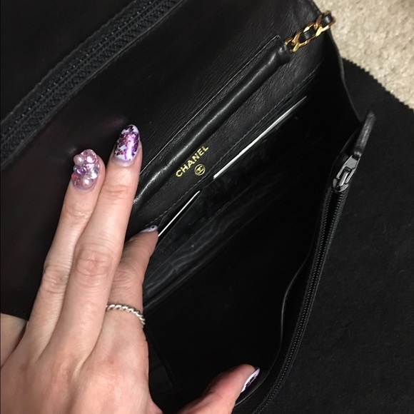 🚫SOLD🚫Authentic Vintage Chanel Patent WOC Bag - Picture 3 of 4