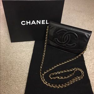 🚫SOLD🚫Authentic Vintage Chanel Patent WOC Bag