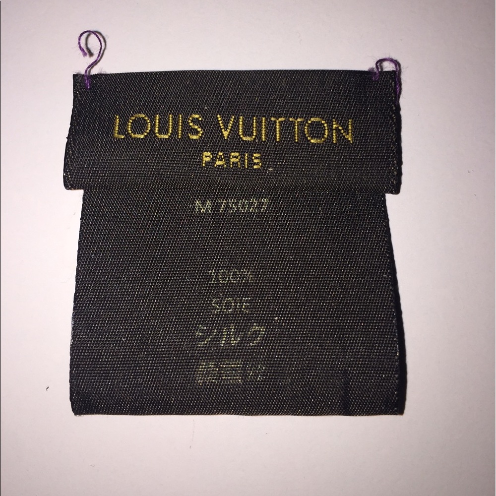 ✨Sold!✨Rare Louis Vuitton Leopard Scarf - Picture 7 of 8