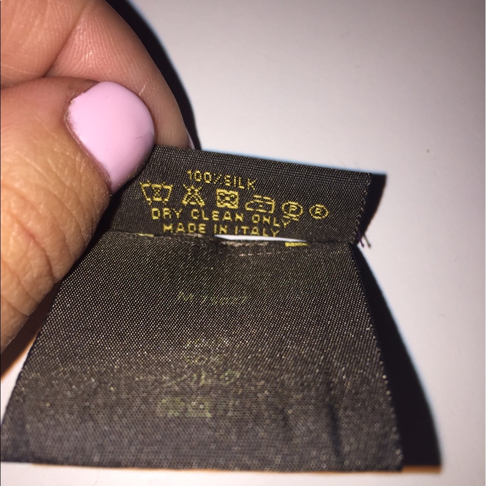 ✨Sold!✨Rare Louis Vuitton Leopard Scarf - Picture 8 of 8