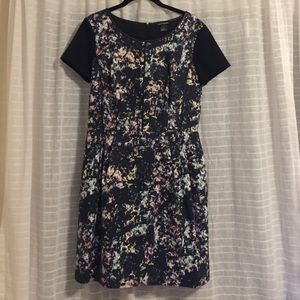 Club Monaco multi colored dress. Size 8
