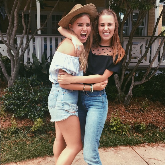 Meet your Posher, Sarah - Picture 3 of 4