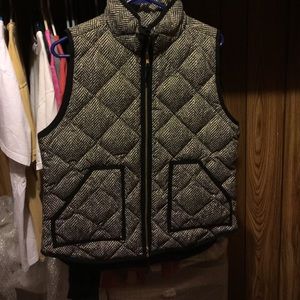 Herringbone puffer vest