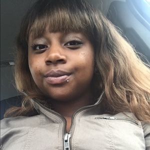 Meet your Posher, Tia