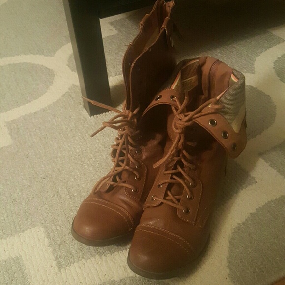 Combat boots