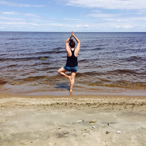 Meet your Posher, Roxy - Picture 1 of 1