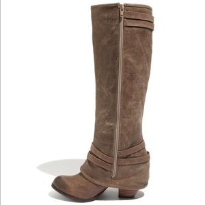 Fergie latitudes high boots tan suede