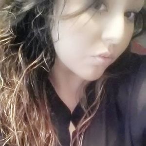 Meet your Posher, Claudia