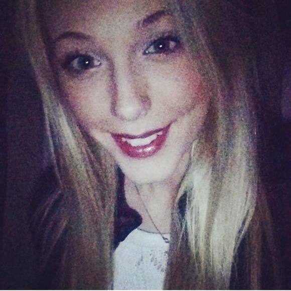 Meet your Posher, Carrie - Picture 1 of 1
