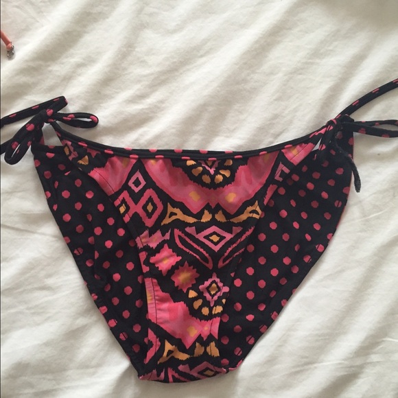 Reversible bathing suit bottoms