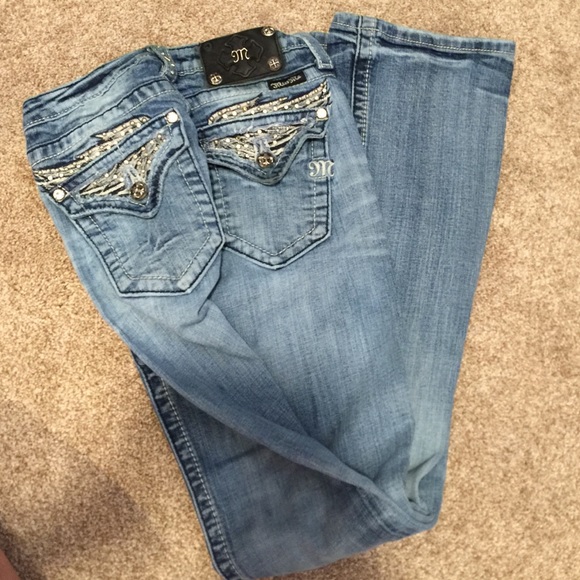 Like new Miss Me jeans with bling