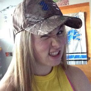 Meet your Posher, Danielle