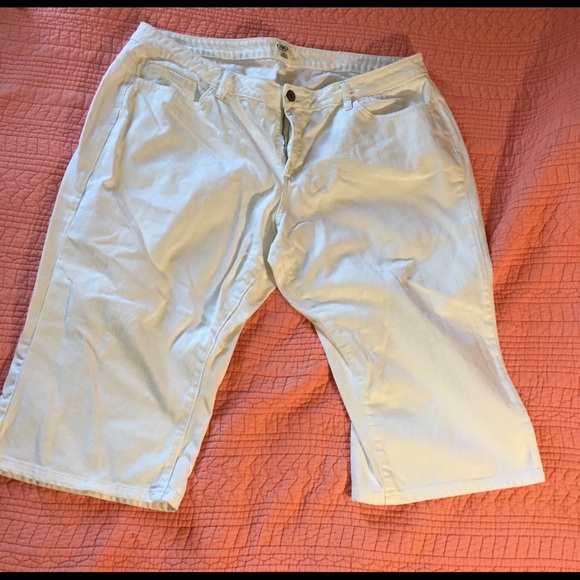 Plus Size Capris