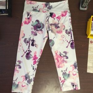 Lululemon Blurred Blossom Crops