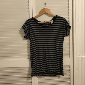 Old Navy t-shirt