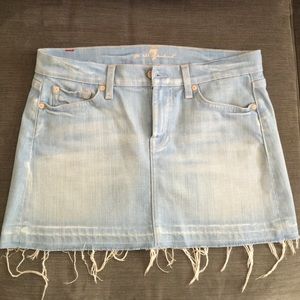 Seven for all mankind skirt. Size 30 season ready