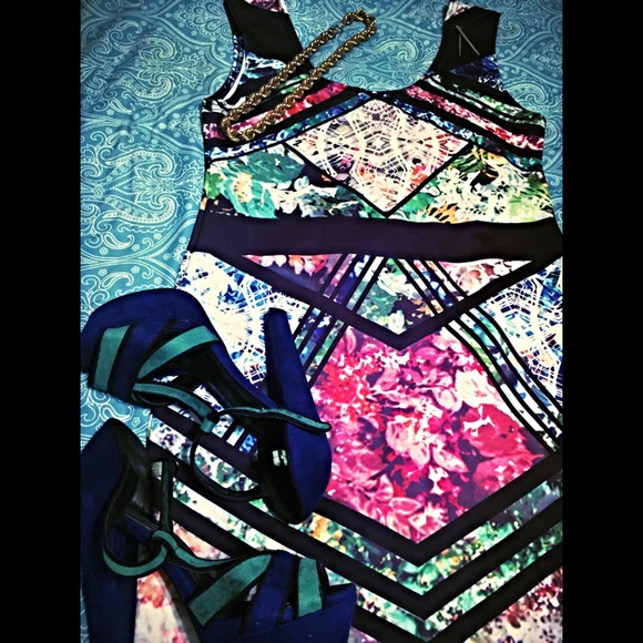 🎨👗 Multi-Colored Geometric Dress