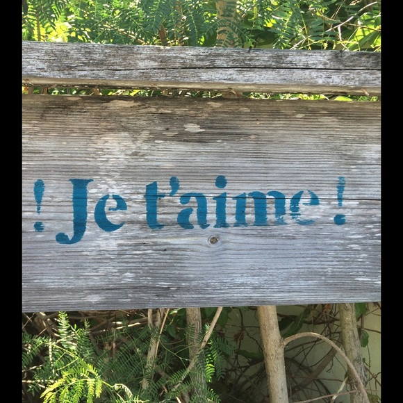 Meet your Posher, S.  POSH AMBASSADOR. - Picture 3 of 4