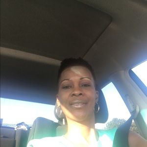 Meet your Posher, Pamela