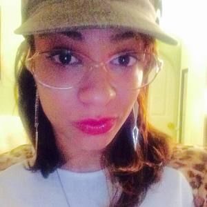 Meet your Posher, Christina