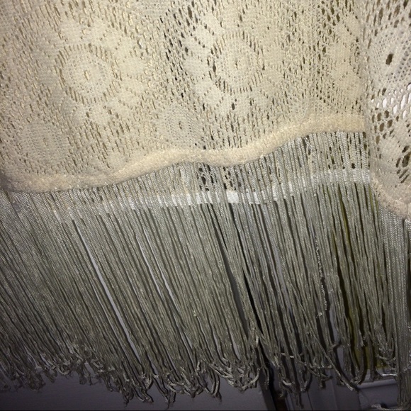 Cream lace short sleeve shirt - Picture 2 of 2