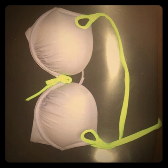 Victoria's Secret Ultra Padded Push Up Swim Top! - Picture 1 of 2