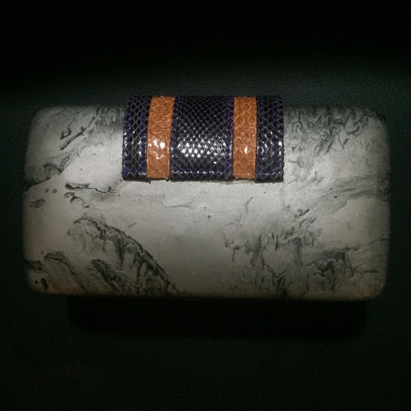 🍁MARJORIE RENNER CLUTCH🍂 - Picture 2 of 4