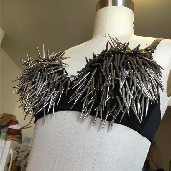 🚫SOLD ON D POP🚫NWOT SPIKED BLACK RAVE BRA sz 34 - Picture 2 of 3