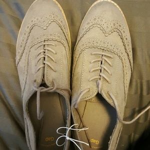 Grey Oxford style shoes