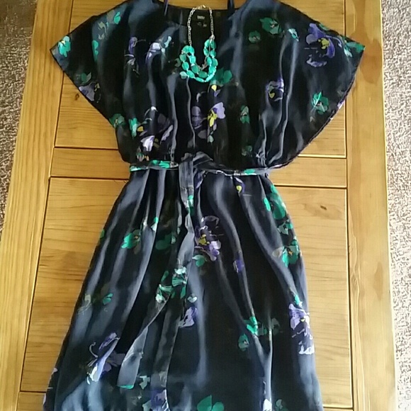 Floral & Flow DRESS - Picture 4 of 4